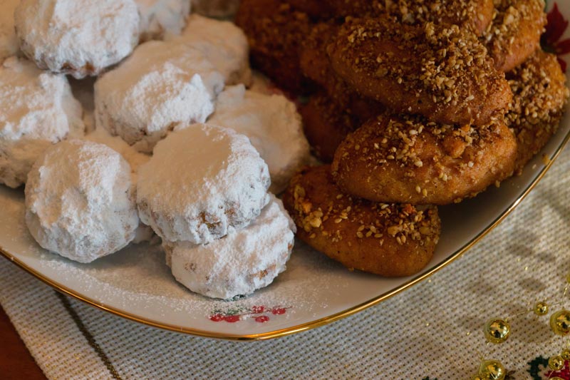 The most famous holiday foods from Zakynthos is the sweet bread called kouloura